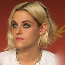 Kristen, as Vonnie, is part of a love triangle in Café Society